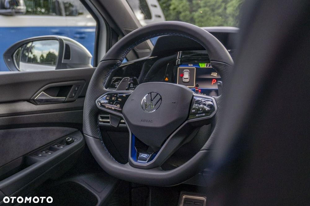 Volkswagen Golf - 26