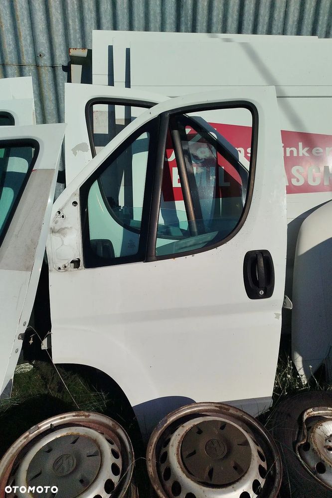 Ducato III i lift Boxer Jumper II 06-14r zderzak przód -prawy / lewy bez halogenu 120zł, błotnik przód prawy / lewy 100zł, mechanizm wycieraczki -120zł, belka zderzaka przód 120zł/szt listwa pod lampę prawa 50zł/sztuka, nad lampę 30zł/sztuka, maska 150zł/sztuka, lampa przód 150-200zł/sztuka prawa lub lewa, drzwi przód prawe / lewe 250zł/szt, drzwi tył H1 H2 OD 400zł-, koła 15" 16", opony, felgi  i inne - 6