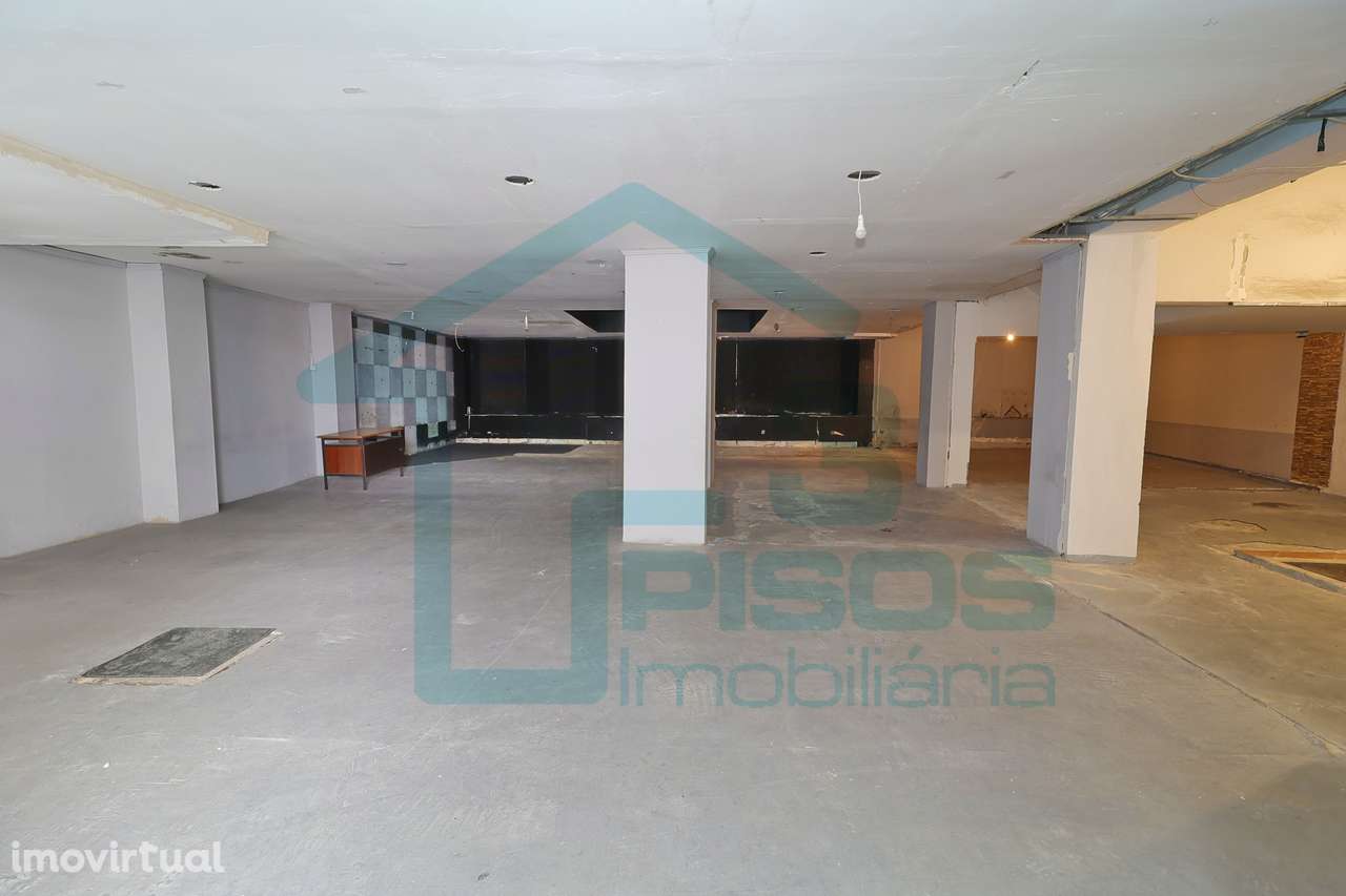 Armazém - área total de 250 m², num só piso - Encosta do Sol, Amadora - Grande imagem: 2/15