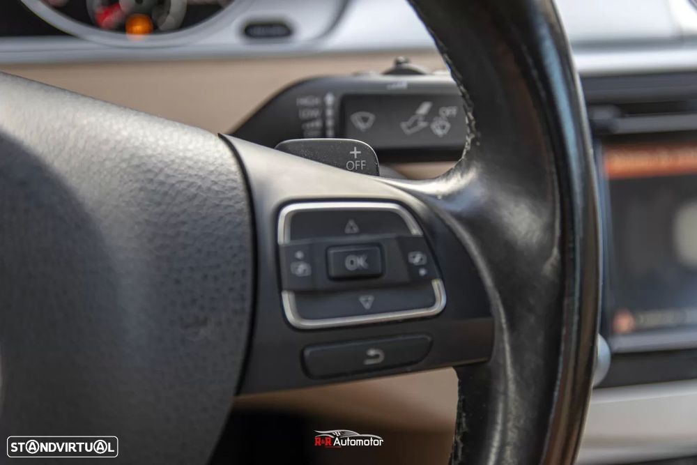 VW Passat CC 2.0 TDi BlueMotion DSG - 30