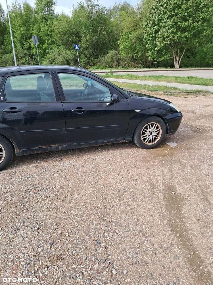 Ford Focus 1.8 TDDi Ghia - 4