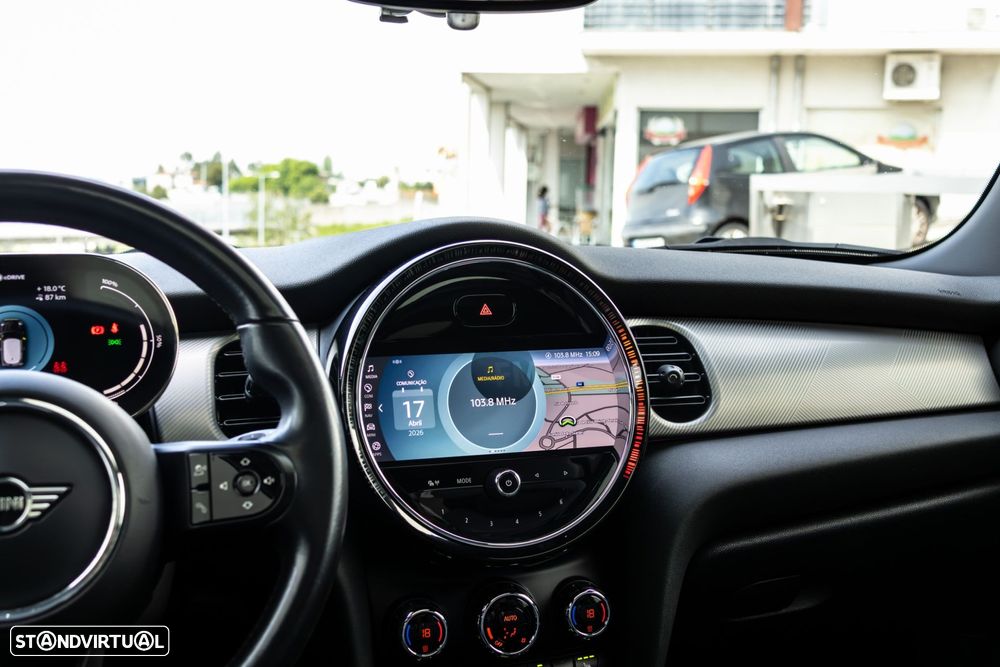 MINI 3 Portas Cooper E Classic S - 31