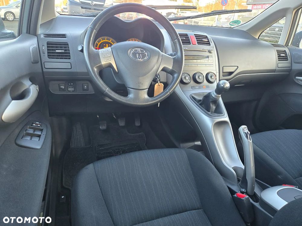 Toyota Auris 1.4 VVT-i Team - 27