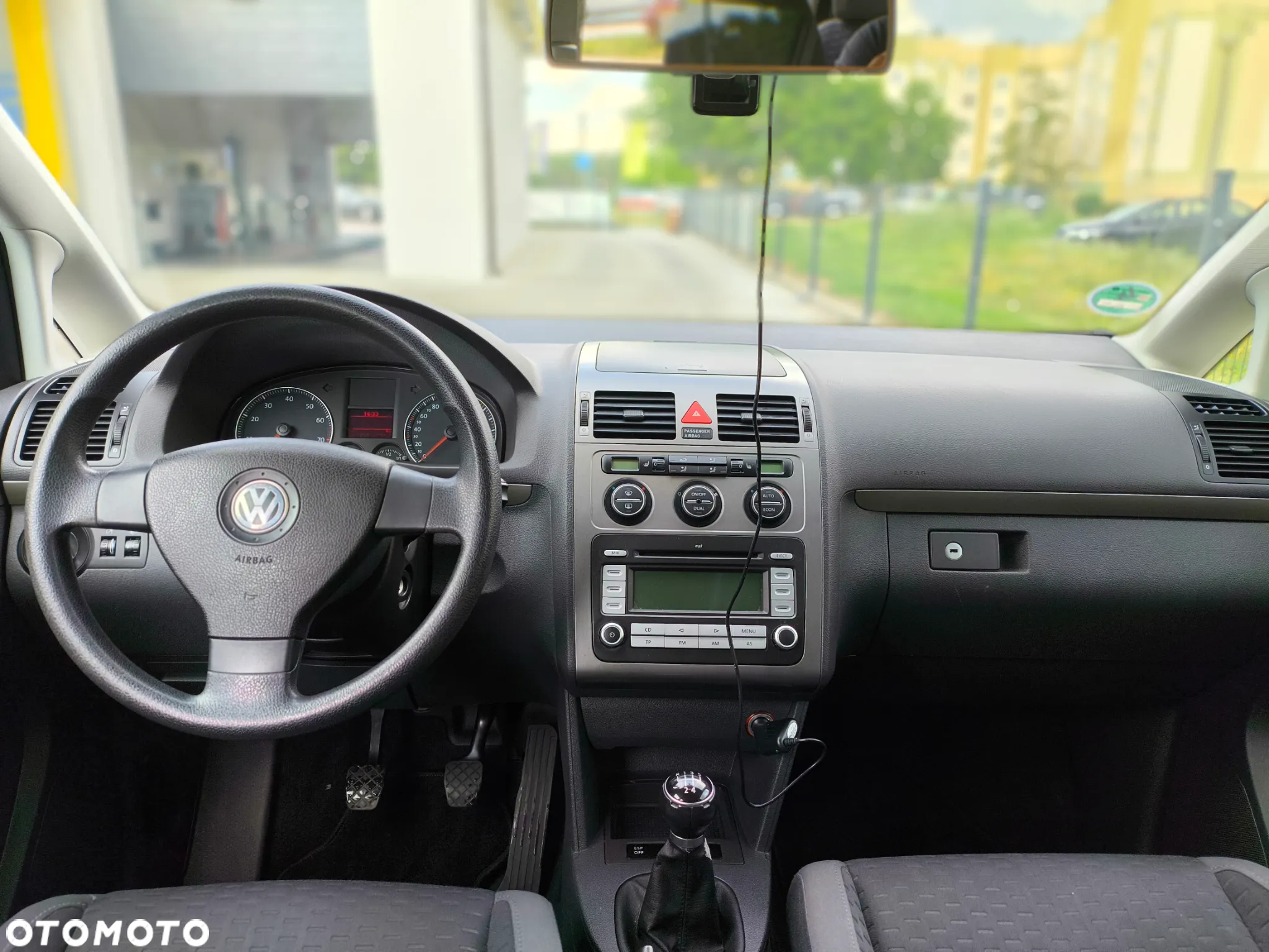 Volkswagen Touran 1.6 - 11