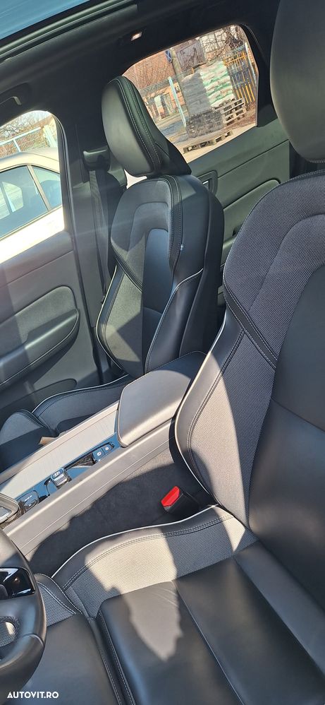 Volvo XC 60 T6 AWD Recharge Geartronic RDesign Expression - 18