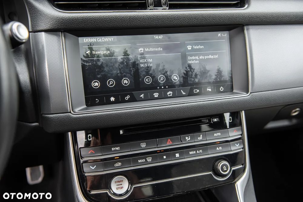 Jaguar XF P250 R-Dynamic BLACK - 23