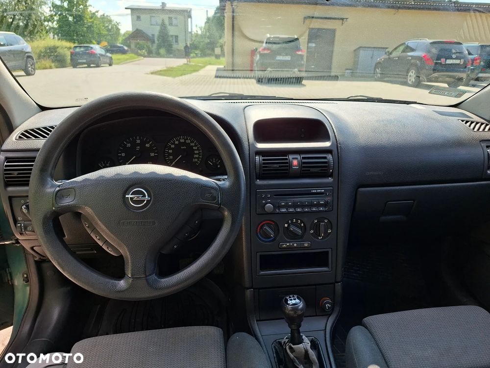 Opel Astra 2.0 DTI - 11