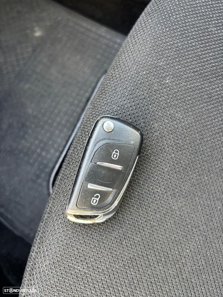 Peugeot 207 1.4 HDi Urban - 22