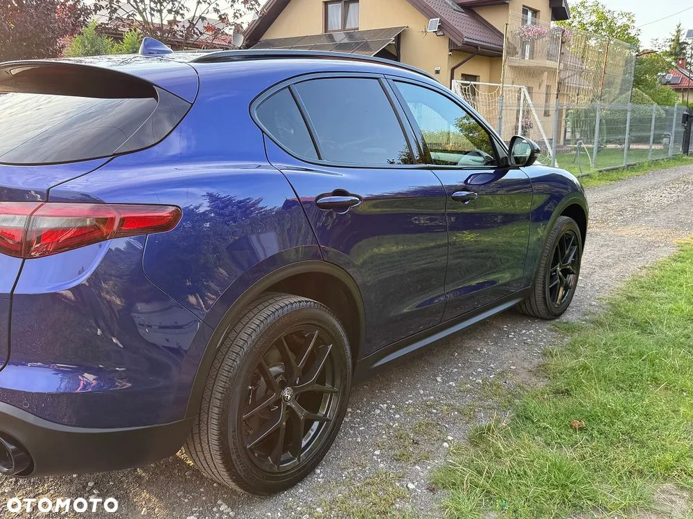 Alfa Romeo Stelvio 2.0 Turbo 16V AT8-Q4 Veloce - 4