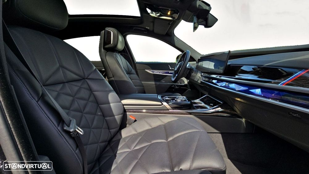 BMW i7 eDrive50 Pack Desportivo M Pro - 3