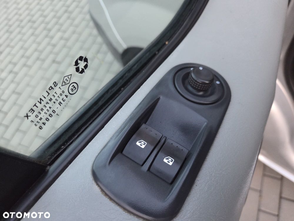Renault TRAFIC LONG KLIMA TEMPOMAT ORYGINAŁ DUBEL KABINA FULL OPCJA DOPOSAŻONY - 13