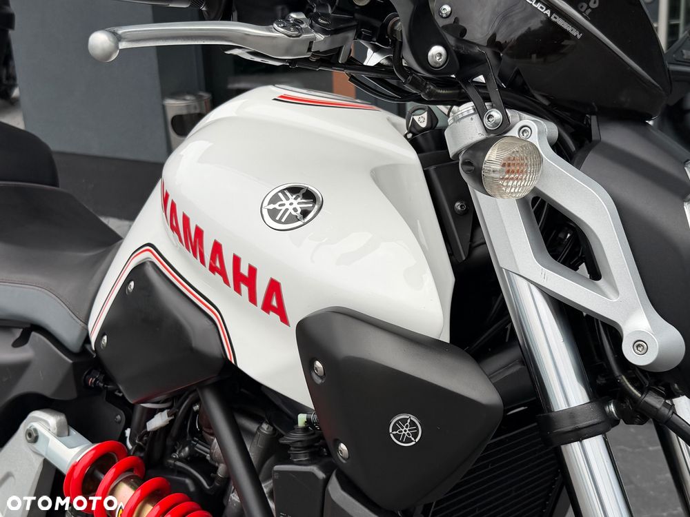 Yamaha MT - 19