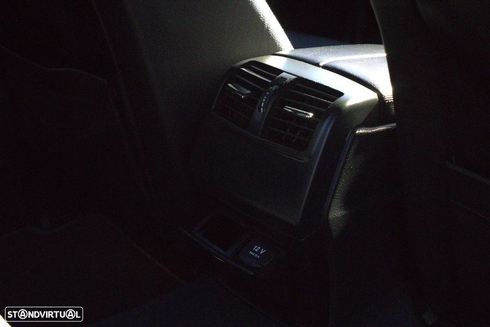 Mercedes-Benz E 220 BlueTEC BE Edition Auto. - 37