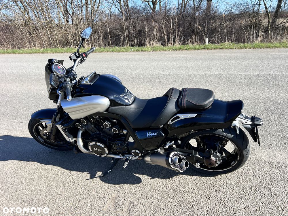 Yamaha V-MAX - 12