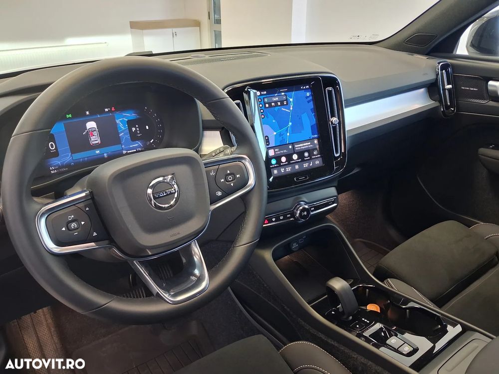 Volvo XC 40 B4 AT FWD MHEV Ultra Dark - 17
