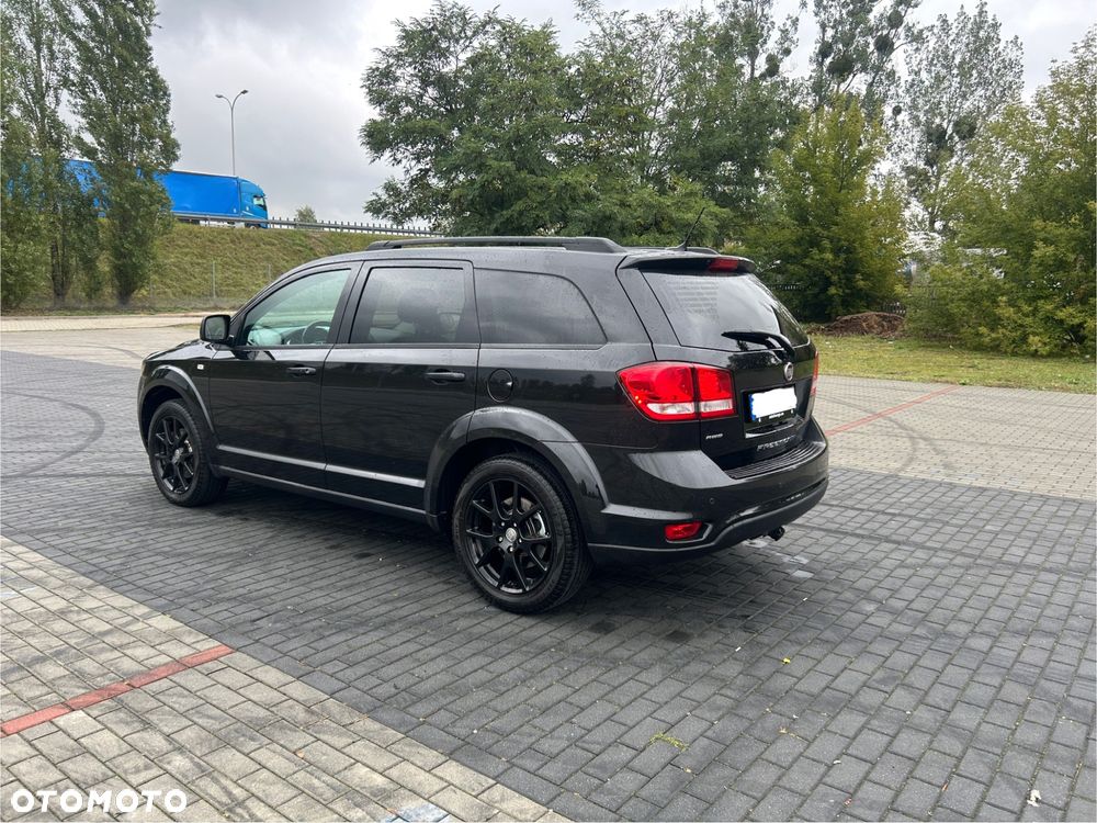 Fiat Freemont 2.0 Multijet Black Code AWD - 3