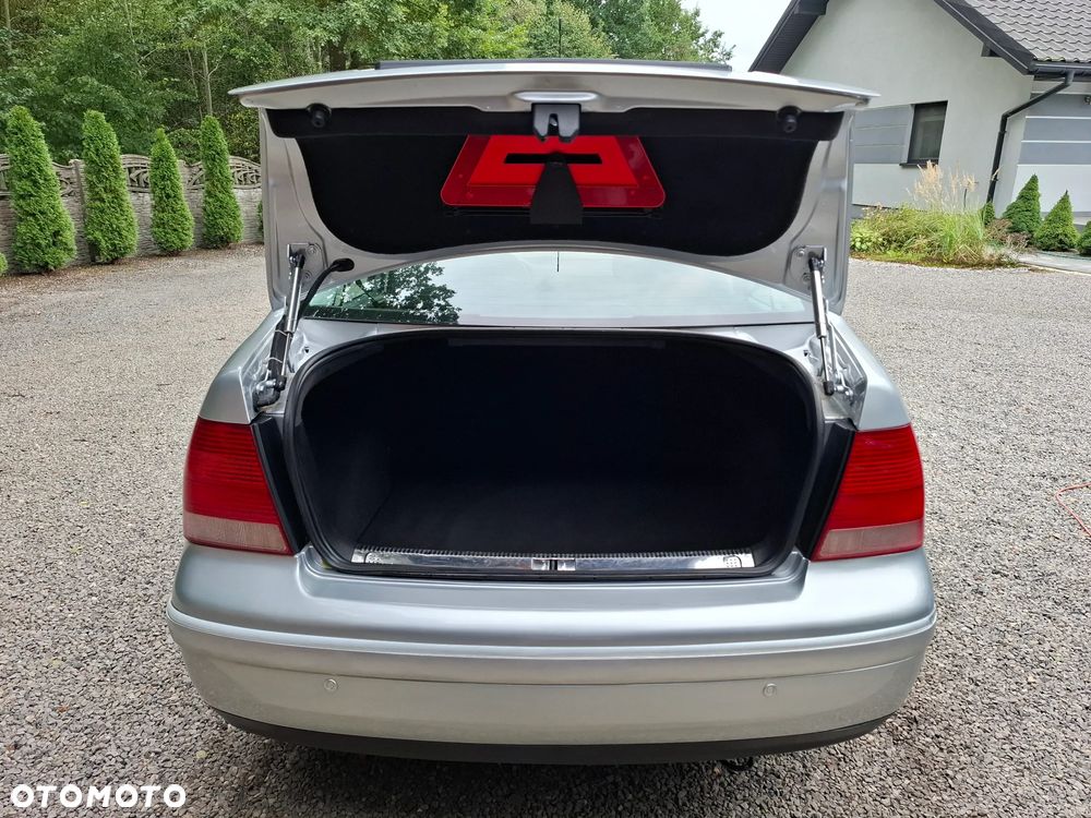 Volkswagen Bora 2.0 Comfortline - 12