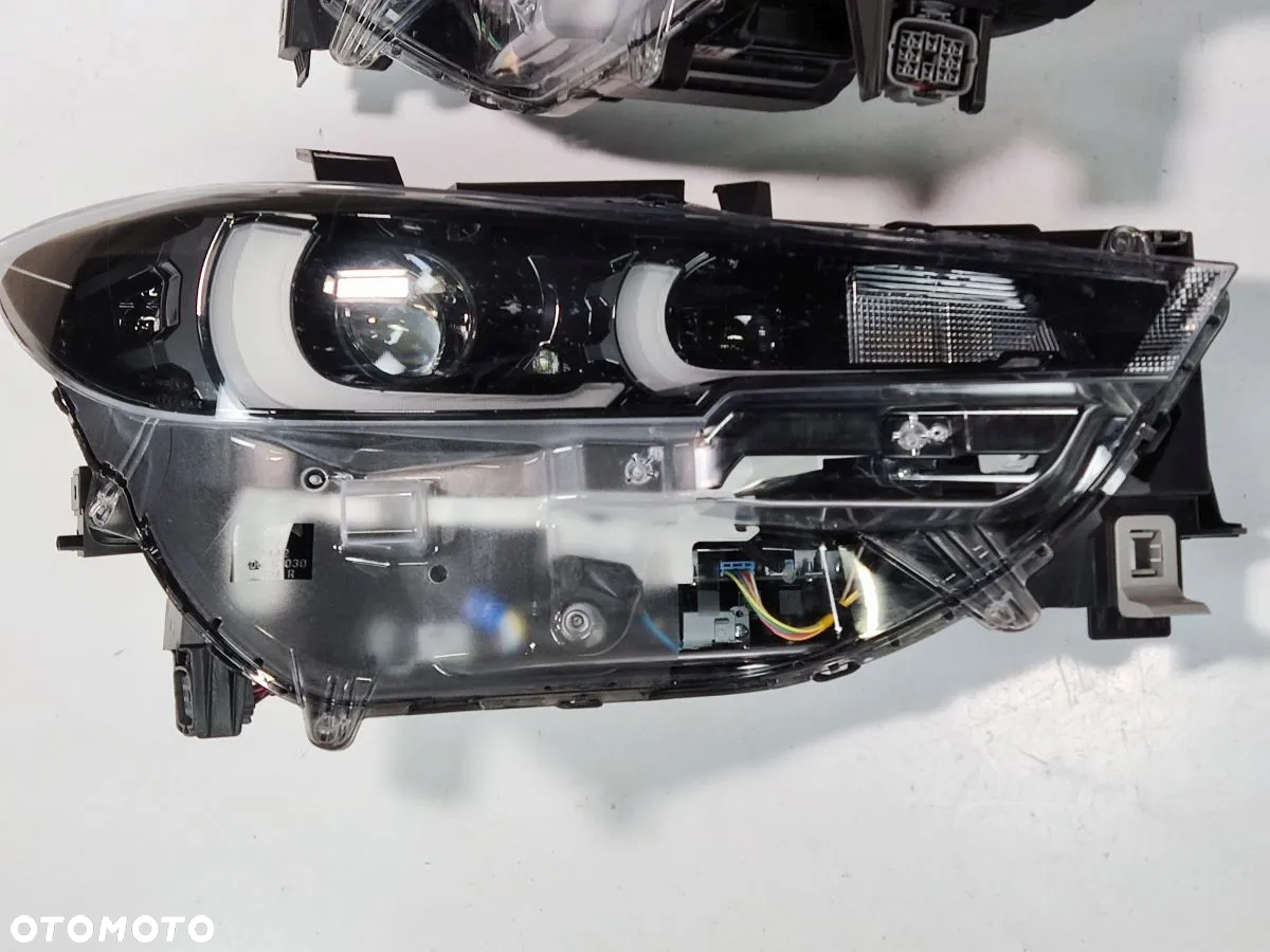 MAZDA CX5 od 2021r Lampa Przód Prawa Lewa - 2