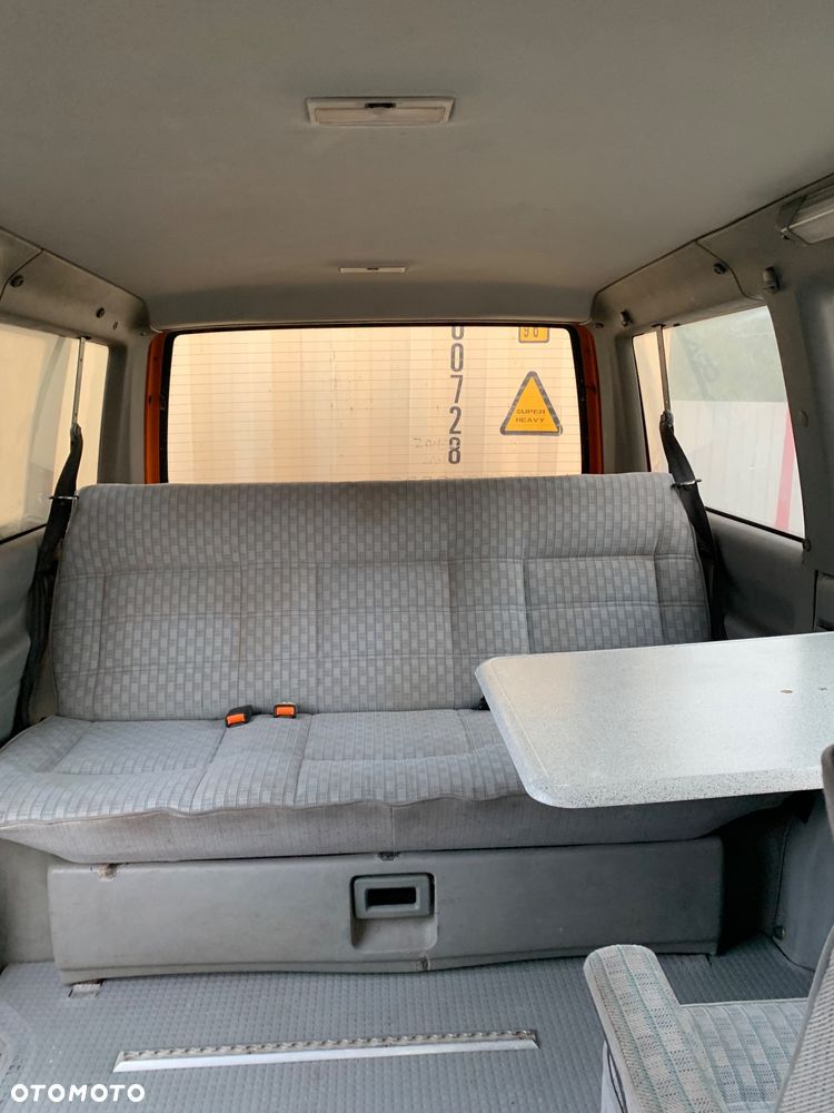 Volkswagen Multivan - 20