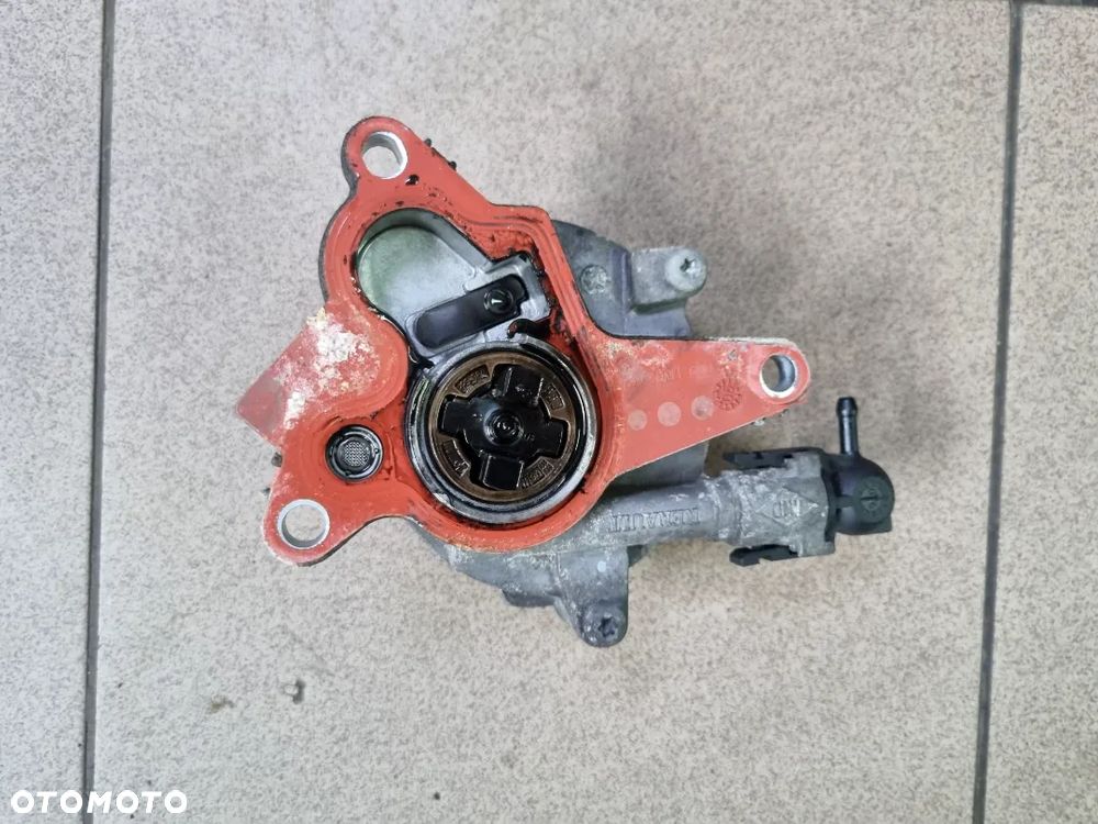 VACUM POMPA TRAFIC VIVARO 2.0 DCI 06-14r. - 1