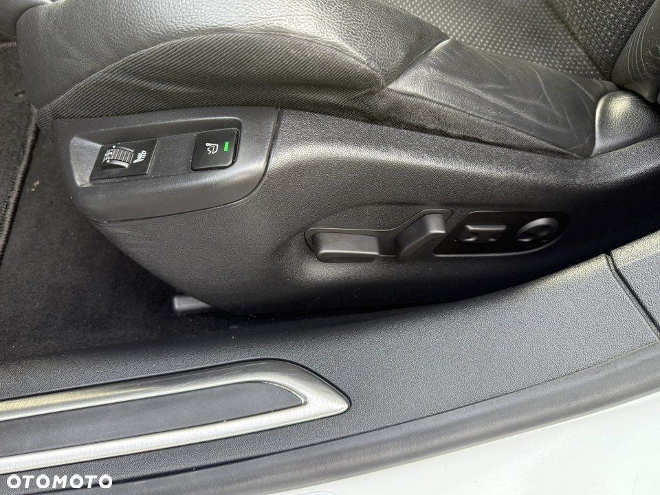 Citroën C5 HDi 140 FAP Exclusive - 24