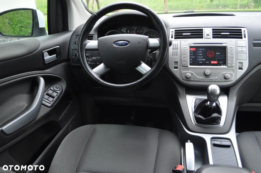 Ford Kuga 2.0 TDCi 2x4 Titanium - 24