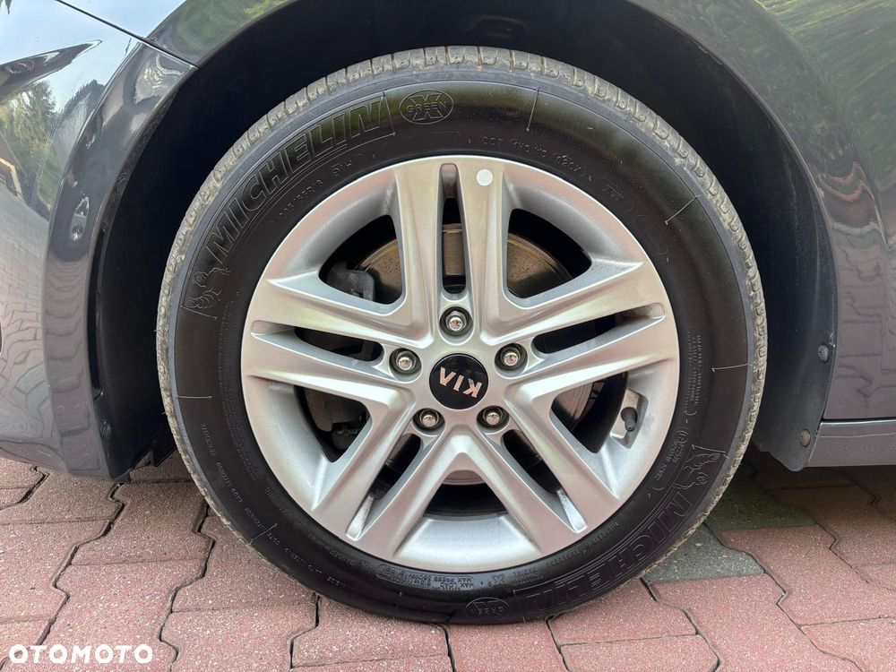 Kia Ceed 1.6 CRDi (48V Mild-Hybrid) DCT7 Platinum - 35