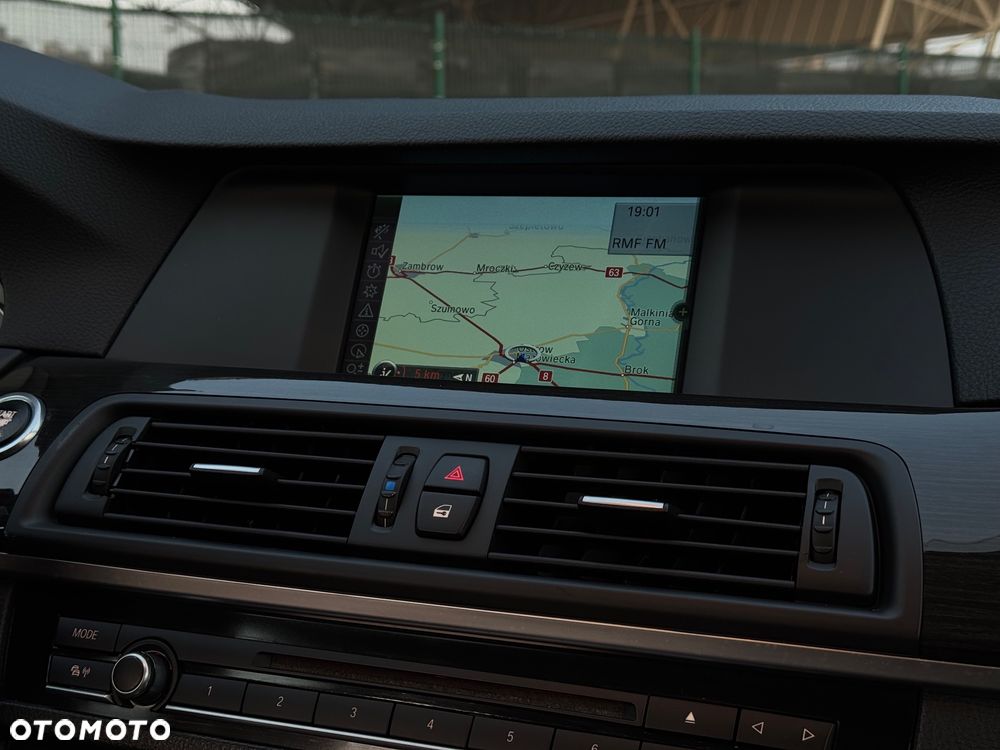 BMW Seria 5 520d - 27