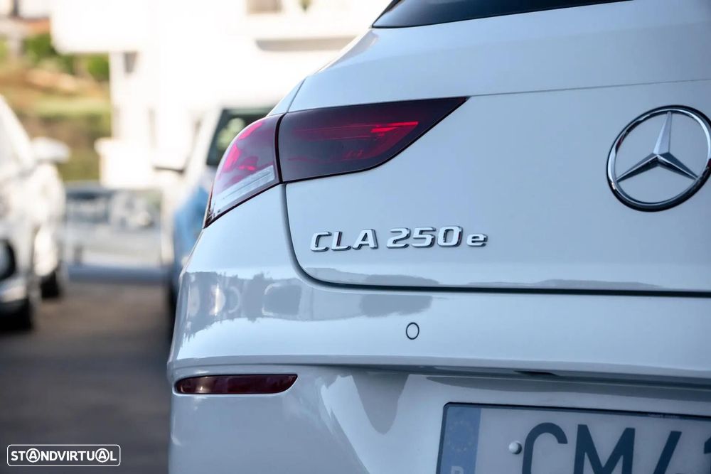 Mercedes-Benz CLA 250 e 8G-DCT AMG Line - 29