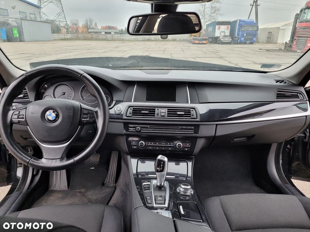 BMW Seria 5 525d xDrive Luxury Line - 8