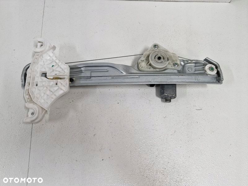 HYUNDAI KONA I 1 PODNOŚNIK MECHANIZM SZYBY PRAWY TYŁ 2 PIN - 6