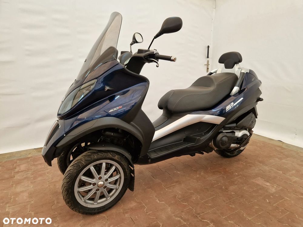 Piaggio MP-3 - 4