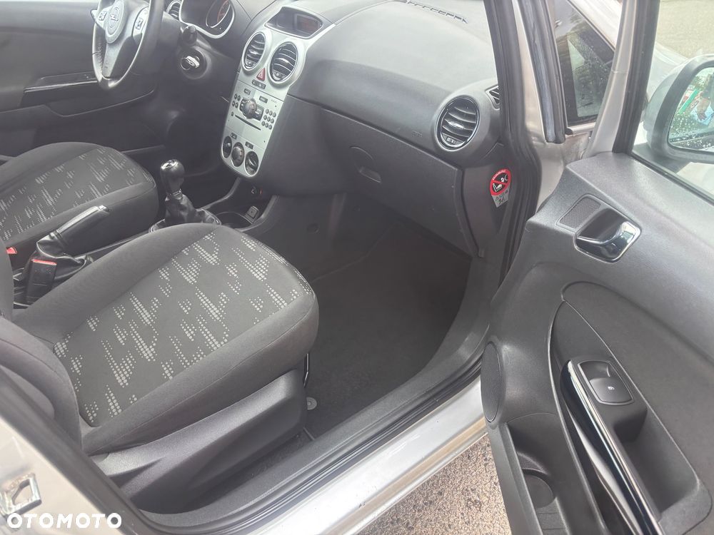 Opel Corsa 1.2 16V Essentia - 24