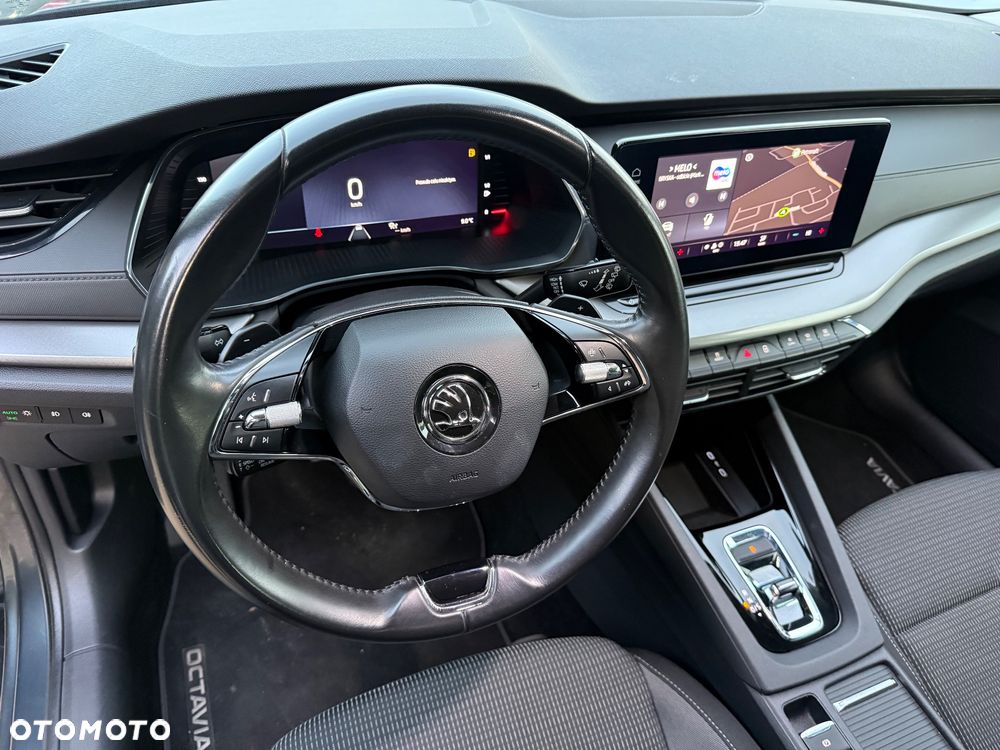 Skoda Octavia 2.0 TDI DSG Sportline - 25