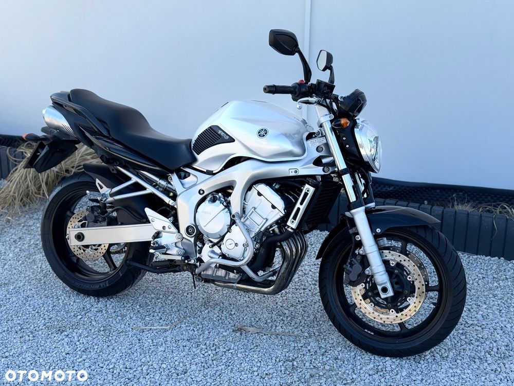 Yamaha FZ6 - 18