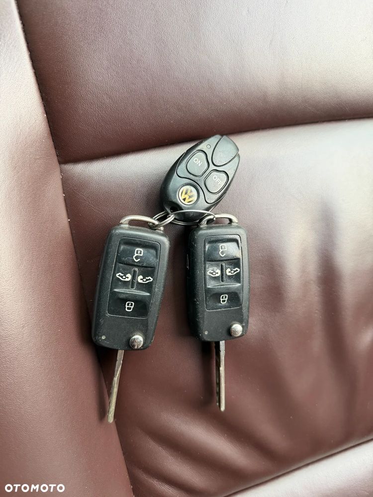 Volkswagen Multivan - 32