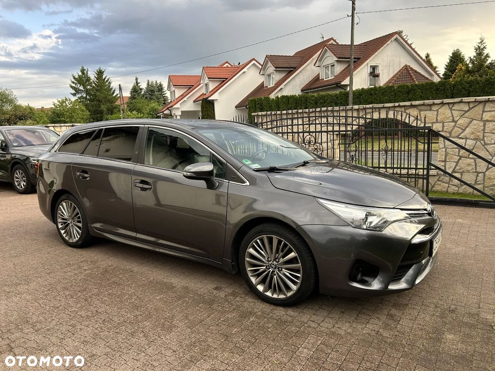 Toyota Avensis - 2
