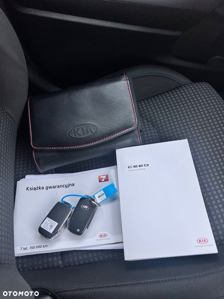 Kia Ceed 1.6 CRDi SCR L Business Line - 17