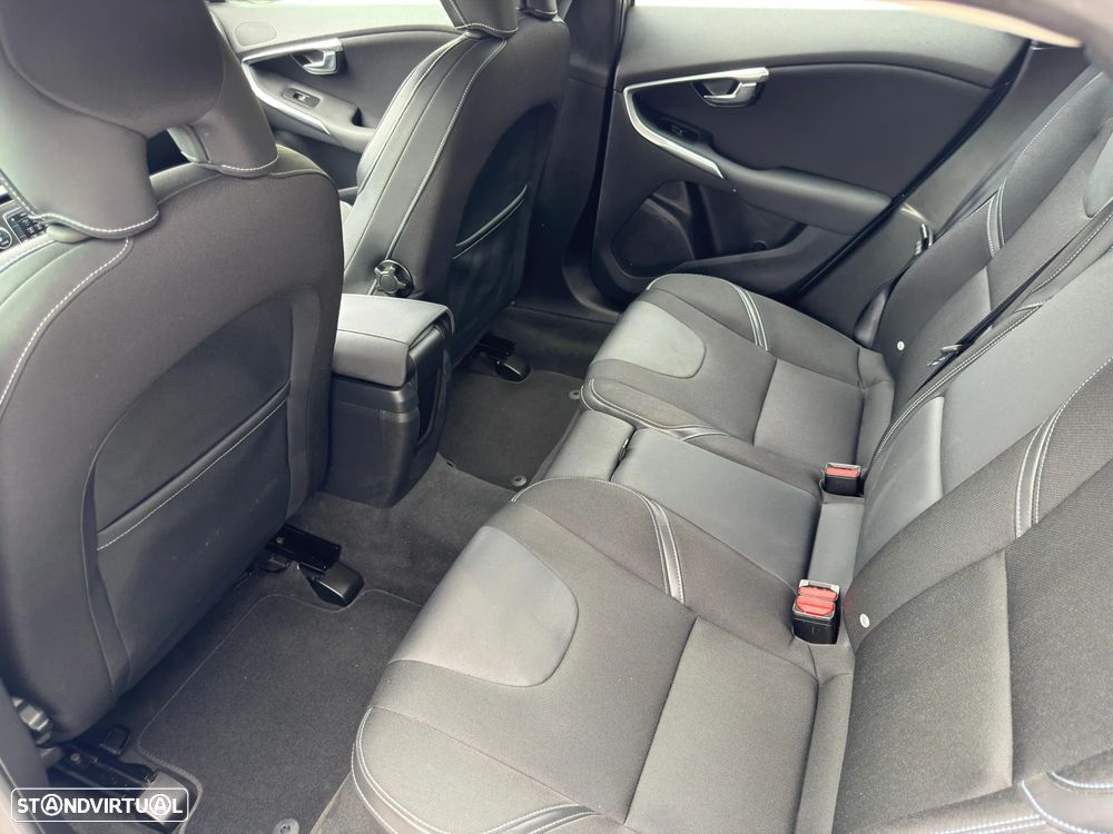 Volvo V40 1.6 D2 Momentum - 5