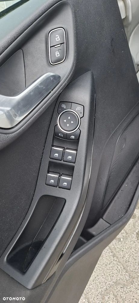 Ford Fiesta 1.1 S&S COOL&CONNECT - 19