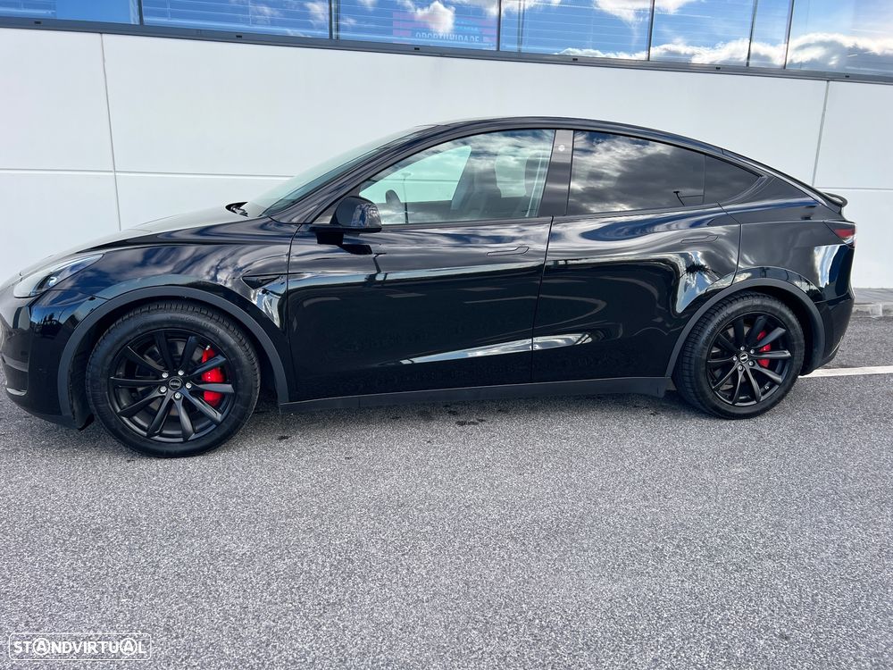 Tesla Model Y Performance Dual Motor AWD - 6