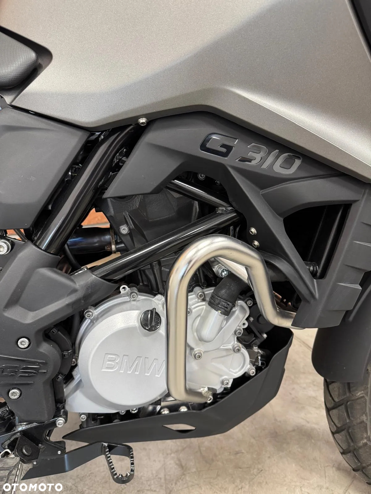 BMW G - 9