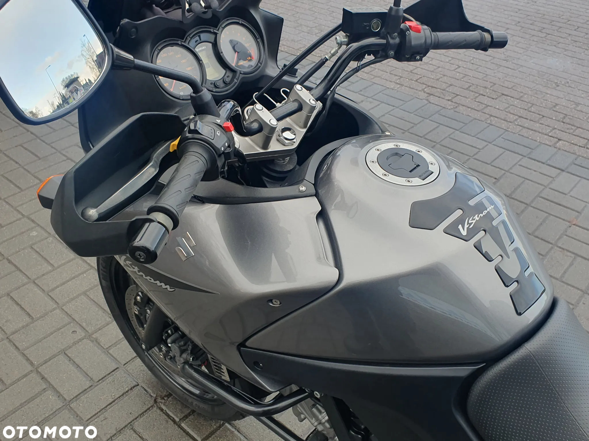 Suzuki V-STROM - 7