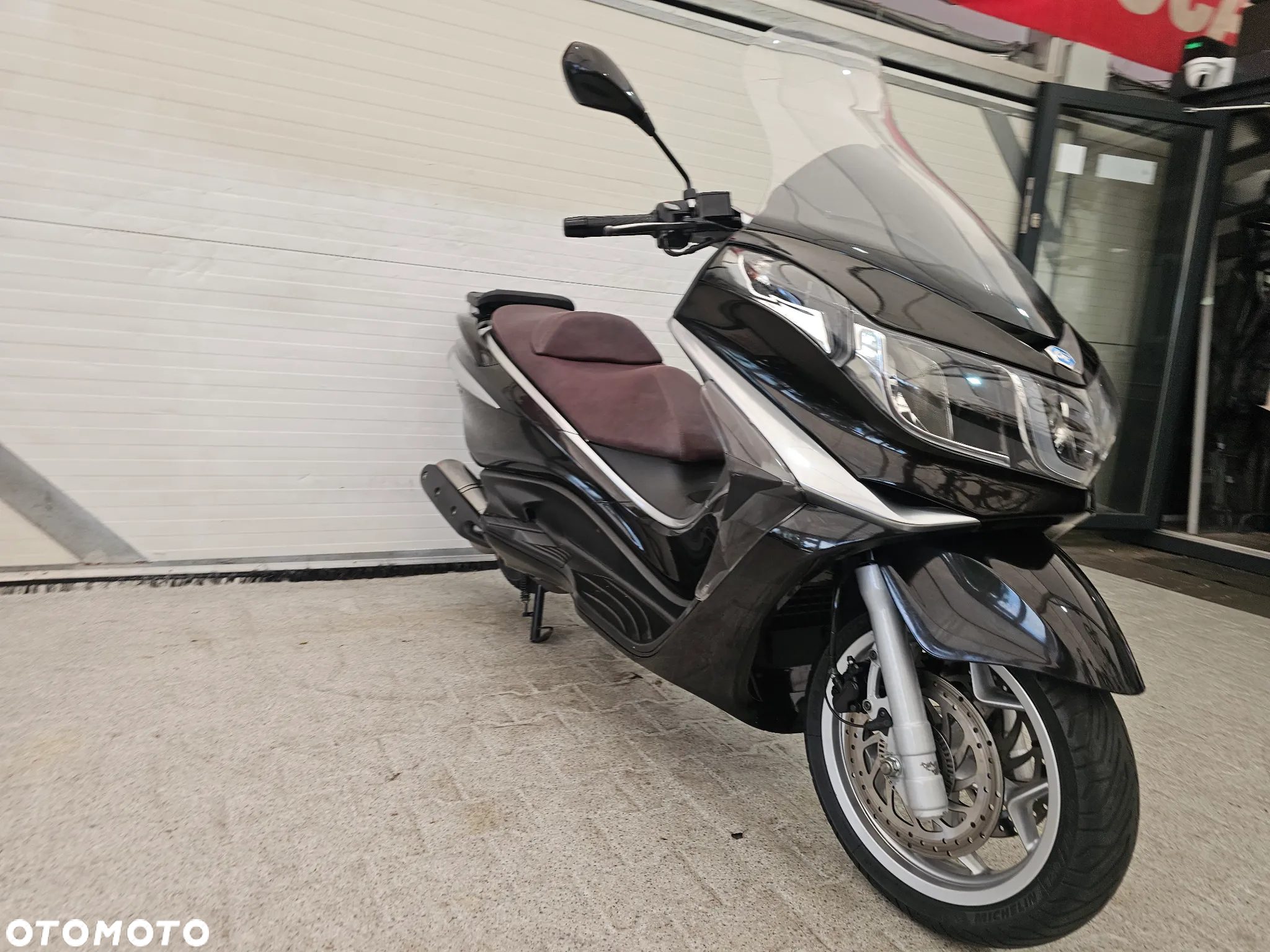 Piaggio X10 - 4
