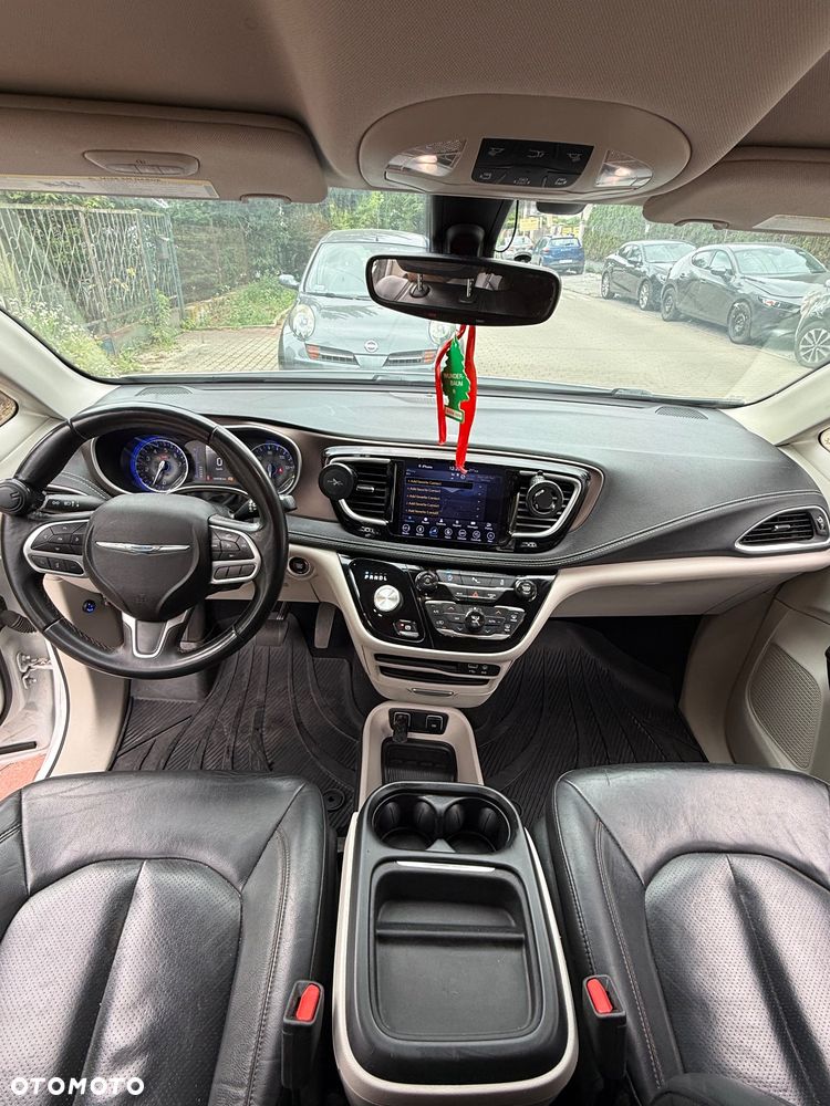 Chrysler Pacifica - 13