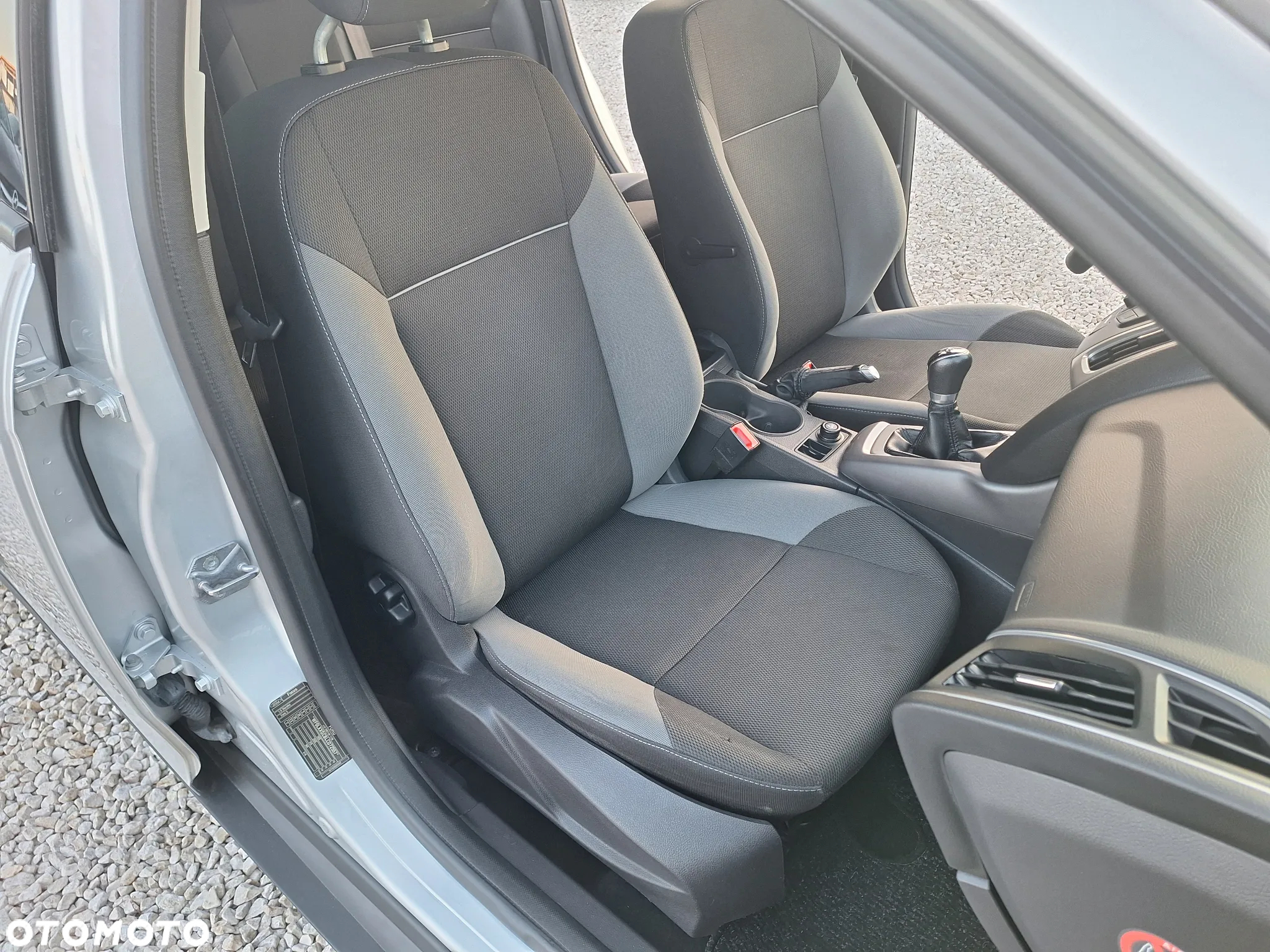Ford Focus 1.6 Ambiente - 22