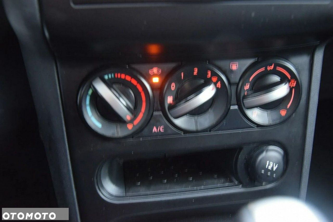 Nissan Qashqai - 25