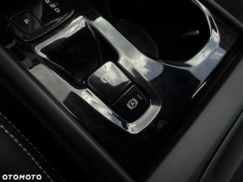 Volvo XC 40 T3 R-Design - 15