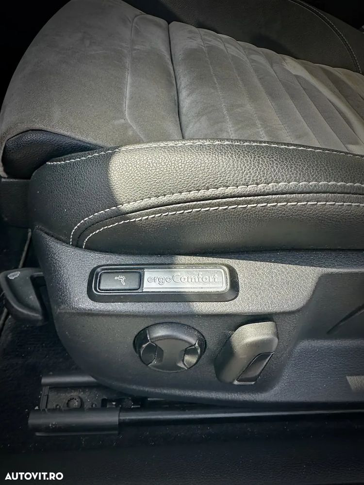 Volkswagen Passat 2.0 TDI DSG 4Motion Highline - 15