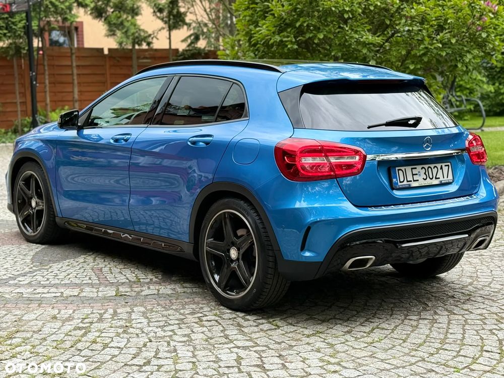 Mercedes-Benz GLA - 35